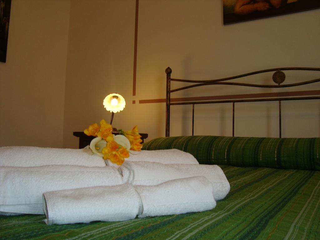 La Ninfea Bed and Breakfast Valderice Exteriör bild