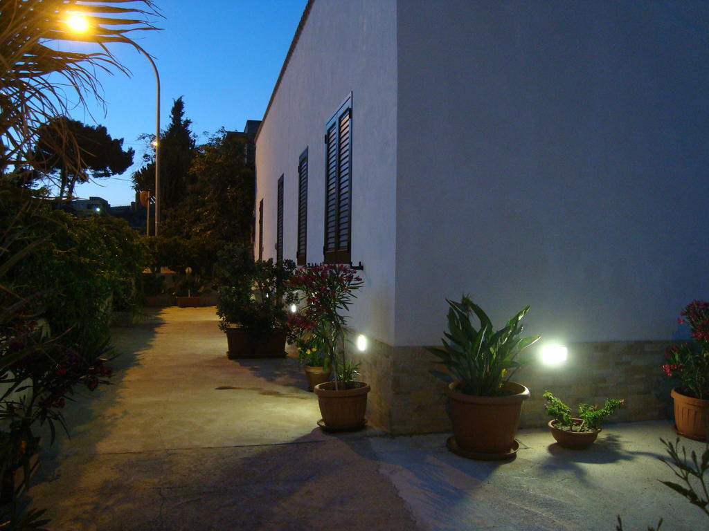 La Ninfea Bed and Breakfast Valderice Exteriör bild